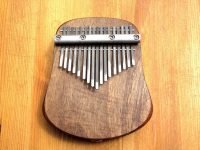 Elektroakustická diatonická kalimba Lara Pick Up, 17 tónů