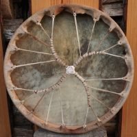 Šamanský buben 56cm rodonit, koňská kůže se srstí